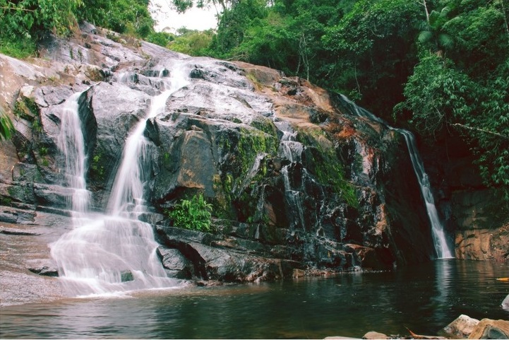 Cachoeira_Arco_Iris_-_Divino_Sao_Lourenco